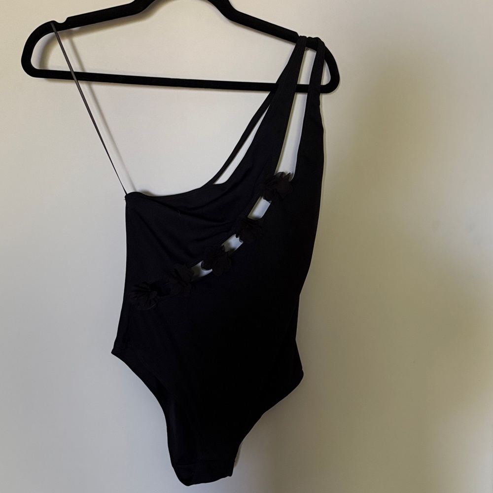 Black One-Shoulder Bodysuit